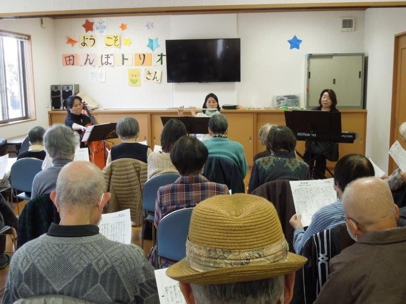 昭和台町自治会にて演奏いたしました
